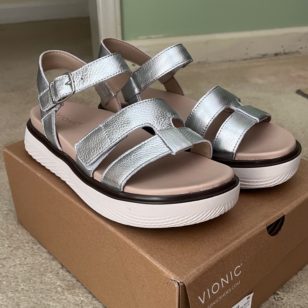 Vionic Solana Silver Platform Sandals with Adjustable Straps - Picture 4 of 7